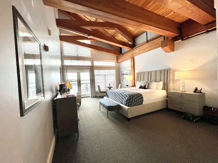 Boston Yacht Haven Inn & Marina 5