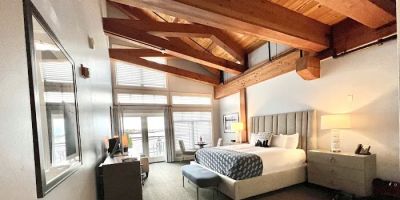 Boston Yacht Haven Inn & Marina