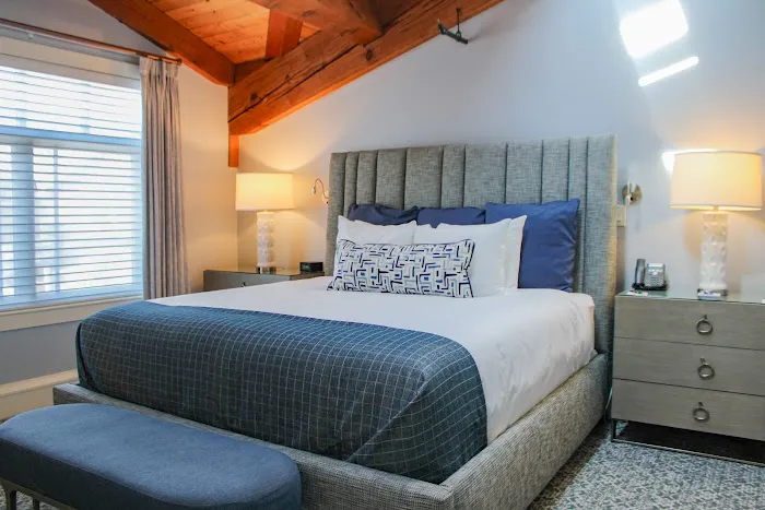 Boston Yacht Haven Inn & Marina 5