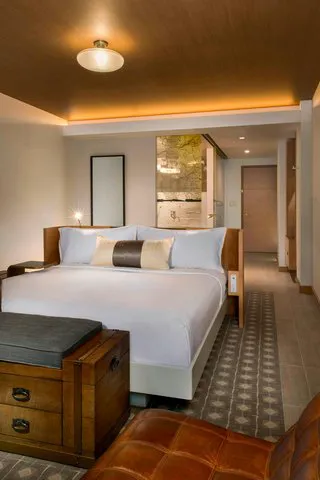 The Envoy Hotel, Autograph Collection 5