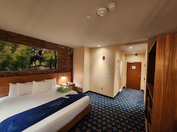 Harborside Inn 5