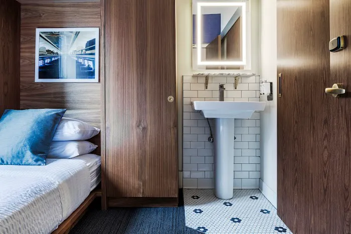 FOUND Hotel Boston 5