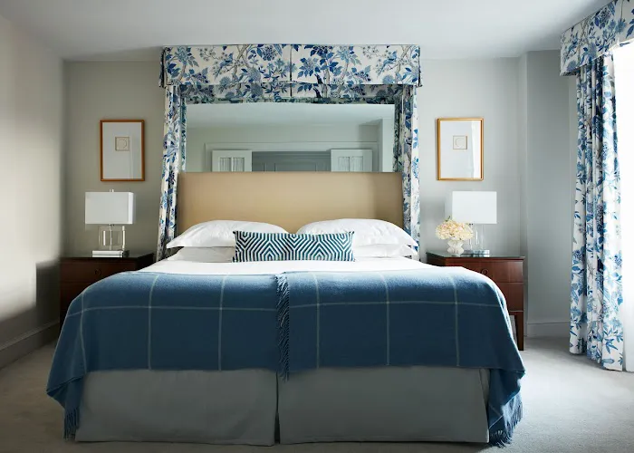 The Eliot Hotel 5