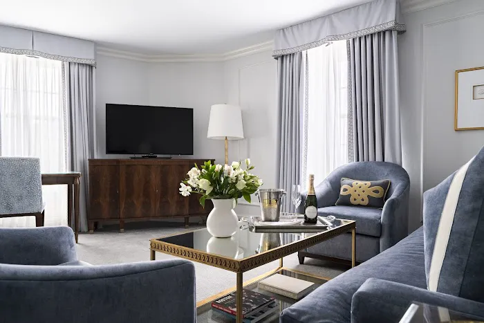The Eliot Hotel 5
