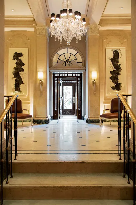 The Eliot Hotel 5