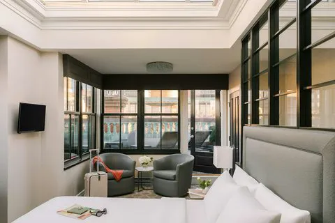 No. 284 Back Bay Hotel, Sonder 5