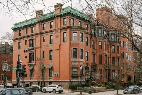 No. 284 Back Bay Hotel, Sonder 5