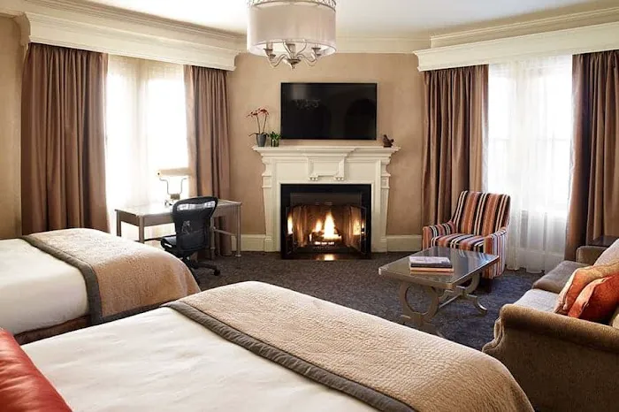 The Lenox Hotel 5