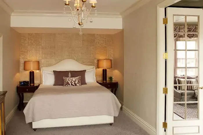 The Lenox Hotel 5