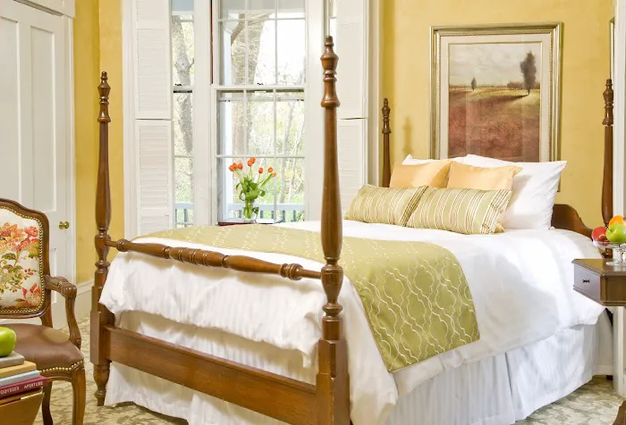 The Captain's Manor Inn 5