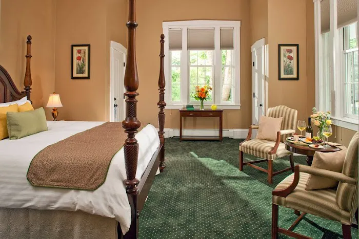 The Captain's Manor Inn 5