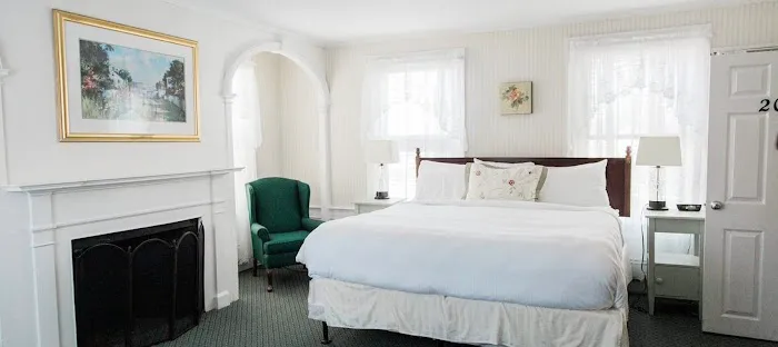 ShoreWay Acres Inn & Cape Cod Lodging 5