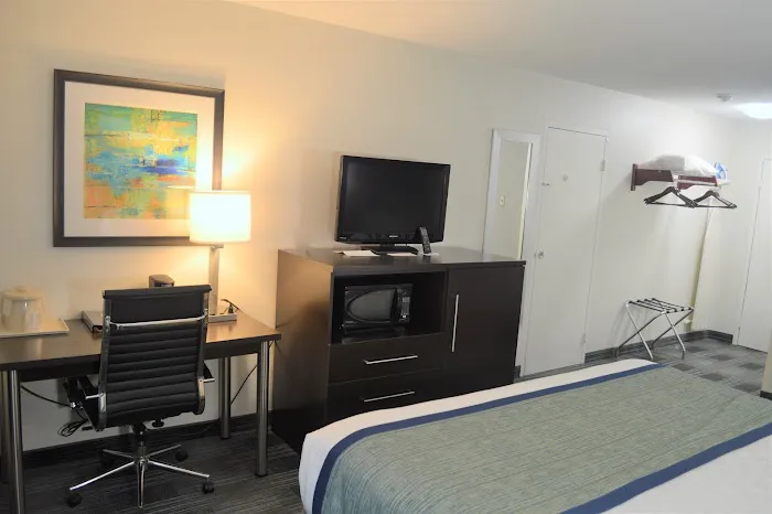 Falmouth Inn 5