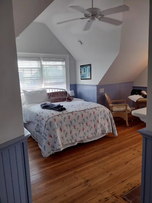 Beach Breeze Inn 5