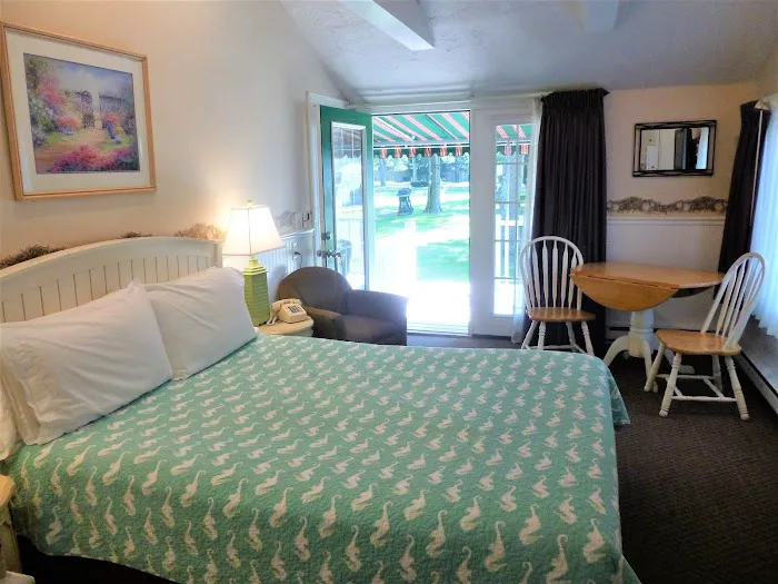 Falmouth Heights Motor Lodge 5
