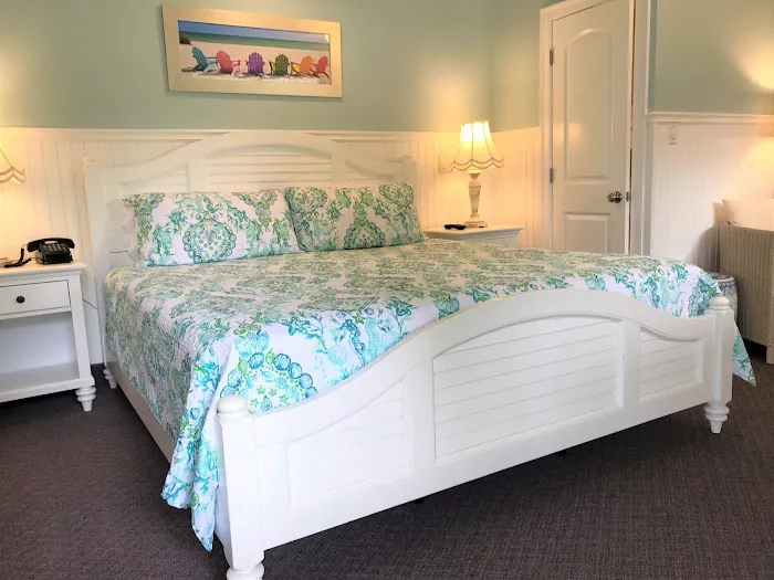 Falmouth Heights Motor Lodge 5