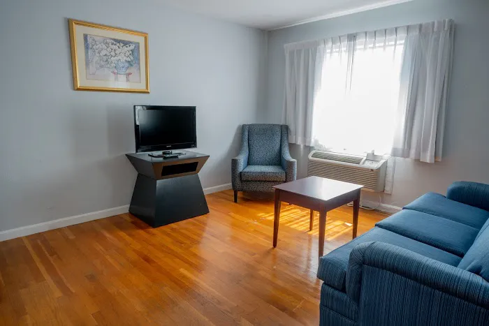 Hyannis Plaza Hotel 5