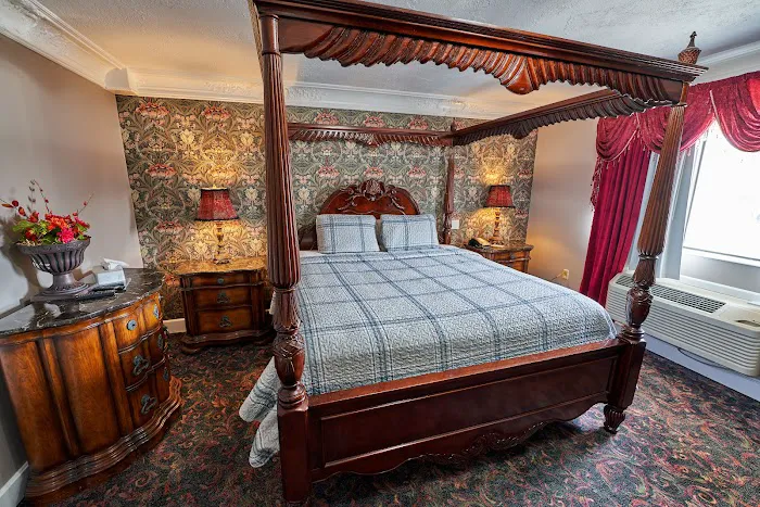 Hyannis Plaza Hotel 5