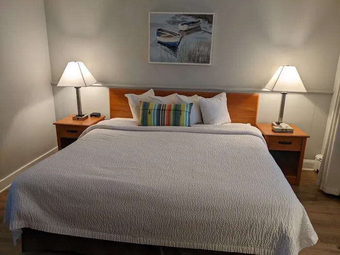 Hyannis Inn 5