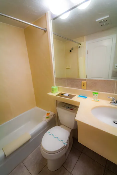 Hyannis Travel Inn 5