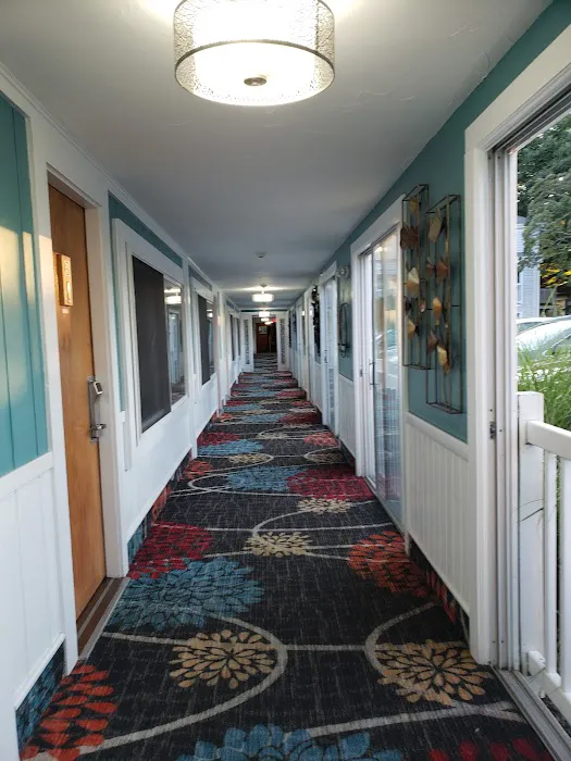 Seacoast Inn 5