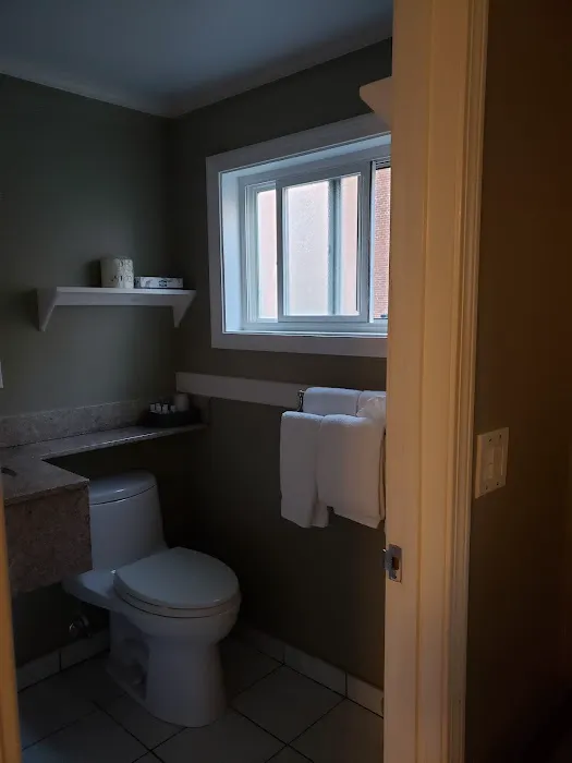 Seacoast Inn 5