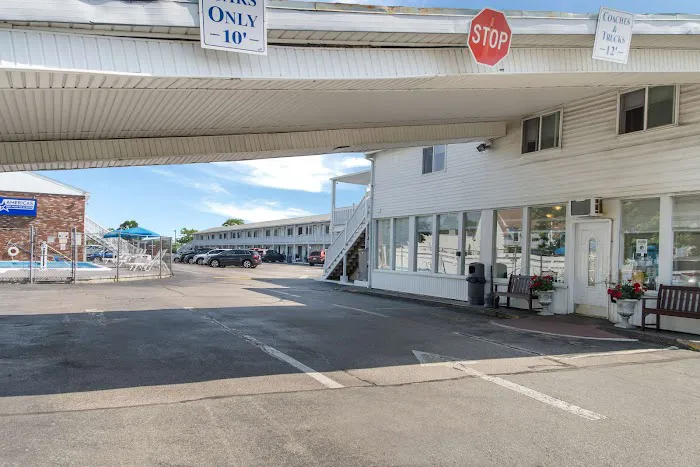 Americas Best Value Inn & Suites Hyannis Cape Cod 5