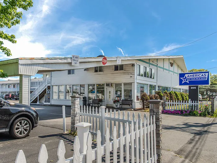 Americas Best Value Inn & Suites Hyannis Cape Cod 5