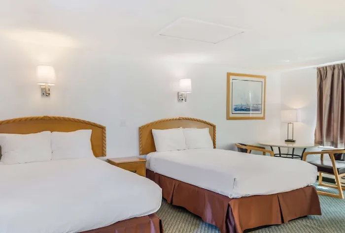 Americas Best Value Inn & Suites Hyannis Cape Cod 5