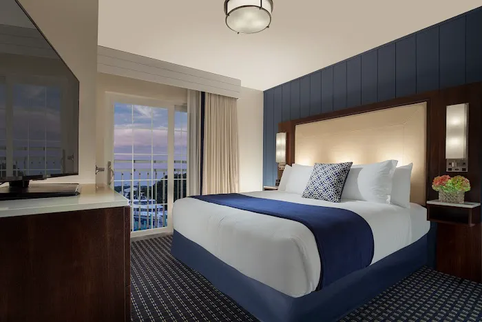 Hyannis Harbor Hotel 5