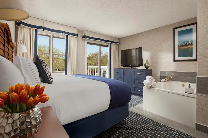 Hyannis Harbor Hotel 5