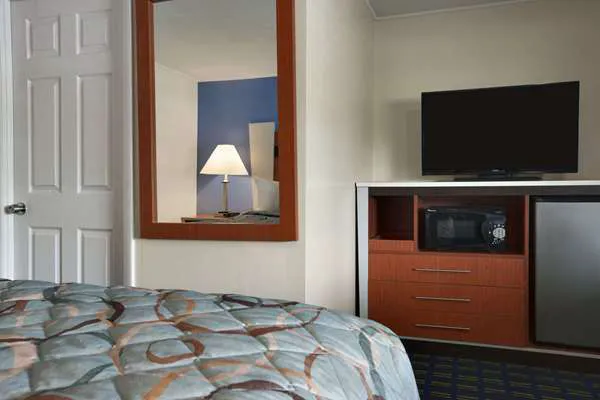 Days Inn by Wyndham West Yarmouth/Hyannis Cape Cod Area 5