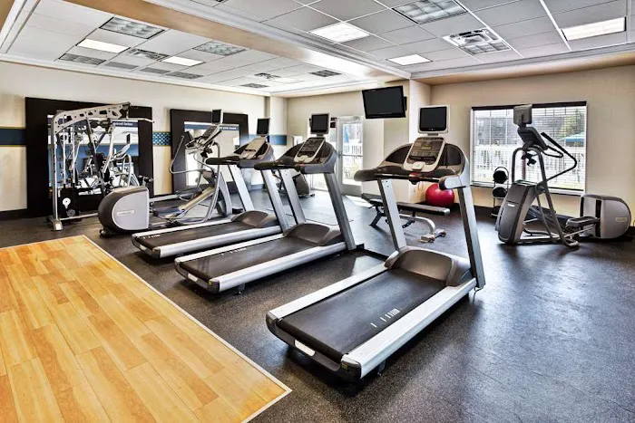Hampton Inn & Suites Cape Cod-West Yarmouth 5