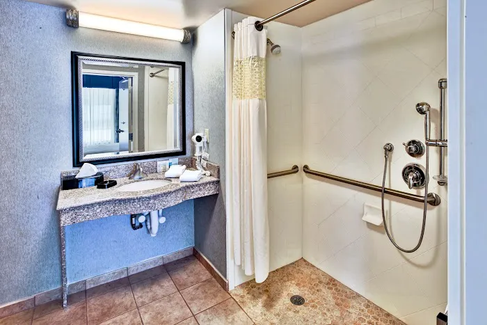 Hampton Inn & Suites Cape Cod-West Yarmouth 5