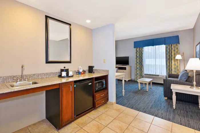 Hampton Inn & Suites Cape Cod-West Yarmouth 5