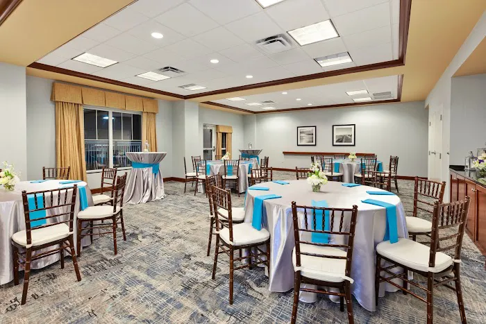 Hampton Inn & Suites Cape Cod-West Yarmouth 5