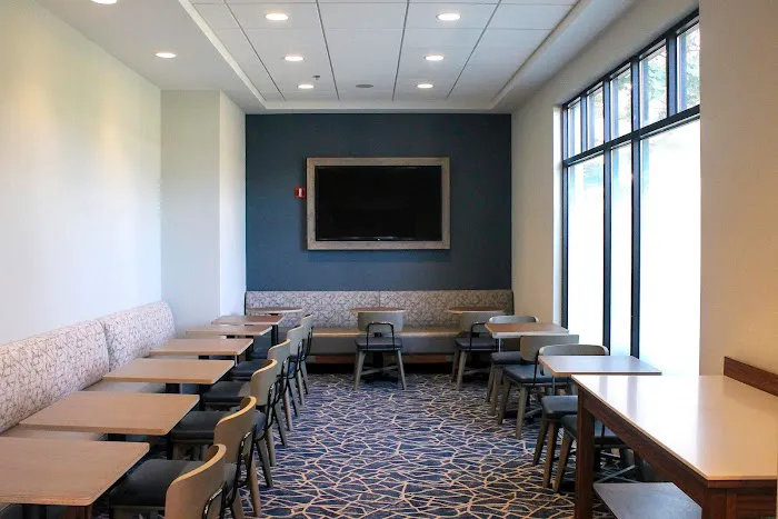 Holiday Inn Express & Suites Boston - Cambridge by IHG 5