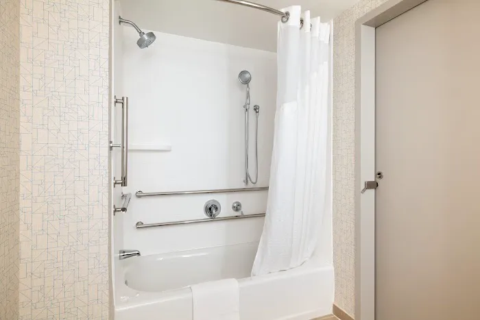 Holiday Inn Express & Suites Boston - Cambridge by IHG 5