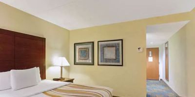 La Quinta Inn & Suites by Wyndham Boston Somerville