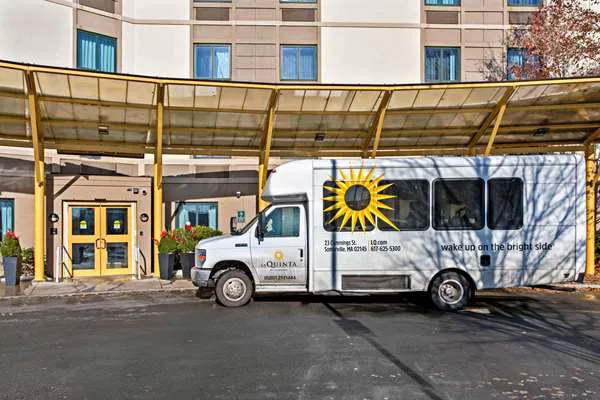 La Quinta Inn & Suites by Wyndham Boston Somerville 5