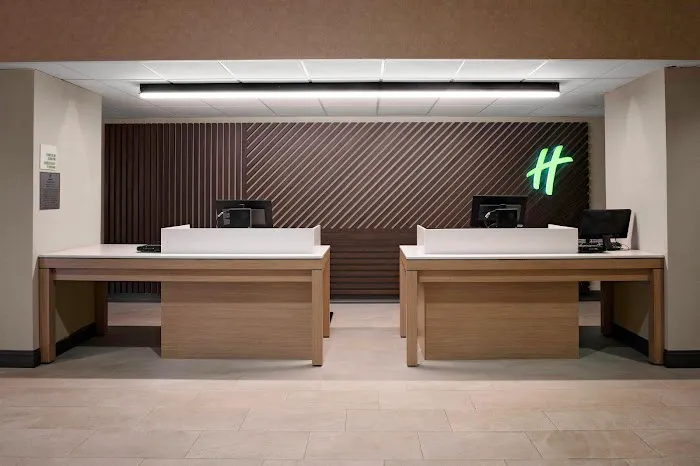 Holiday Inn & Suites Boston-Peabody by IHG 4