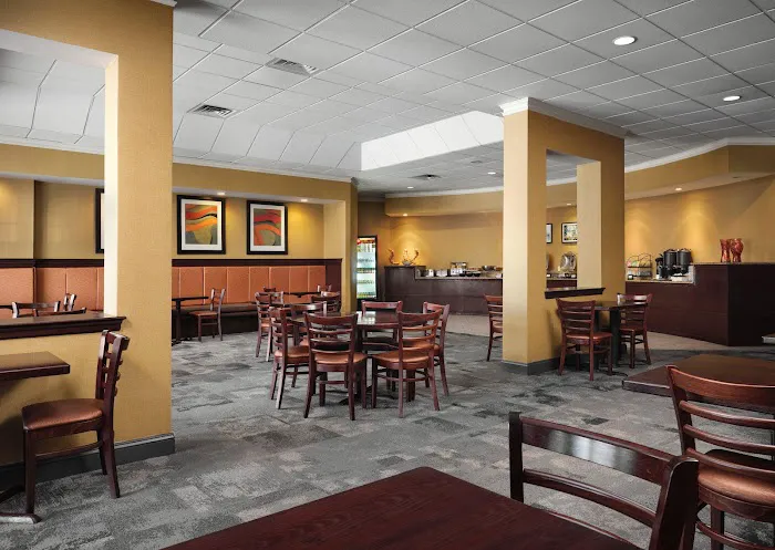 Holiday Inn & Suites Boston-Peabody by IHG 4