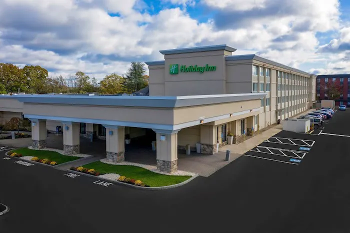 Holiday Inn & Suites Boston-Peabody by IHG 4