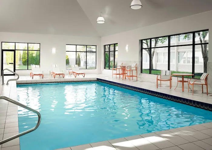 Holiday Inn & Suites Boston-Peabody by IHG 4