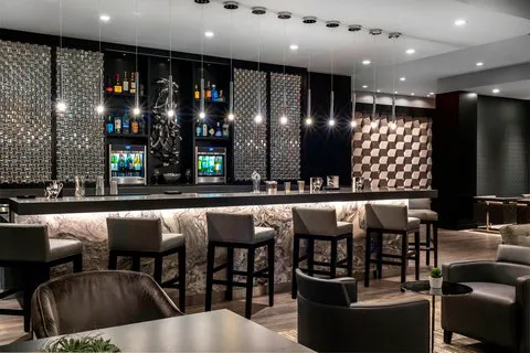 AC Hotel Boston North 4