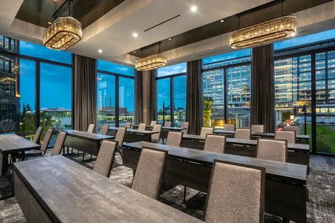 The Row Hotel at Assembly Row, Autograph Collection 5