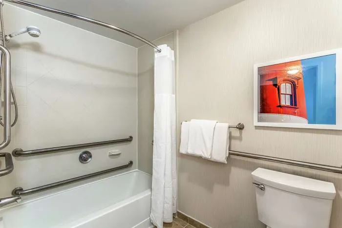 Hampton Inn Boston/Peabody 4
