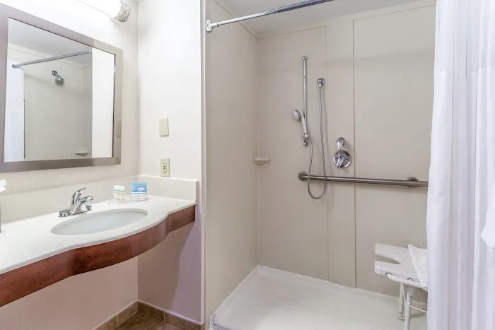 Hampton Inn Boston/Peabody 4