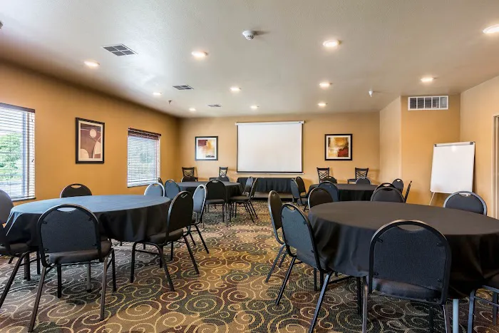 Cobblestone Hotel & Suites - Harborcreek 4