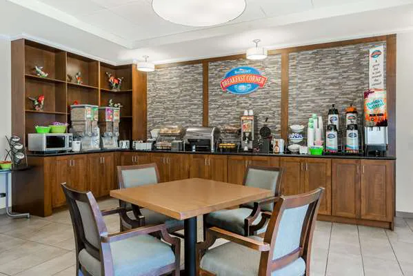 Baymont by Wyndham Erie 4